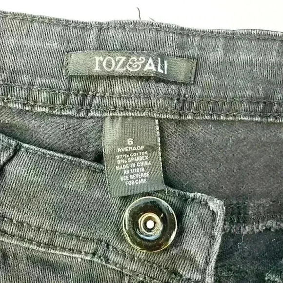 COPY - Roz & Ali Capri Dark Wash Cuffed Denim Women - Picture 4 of 5